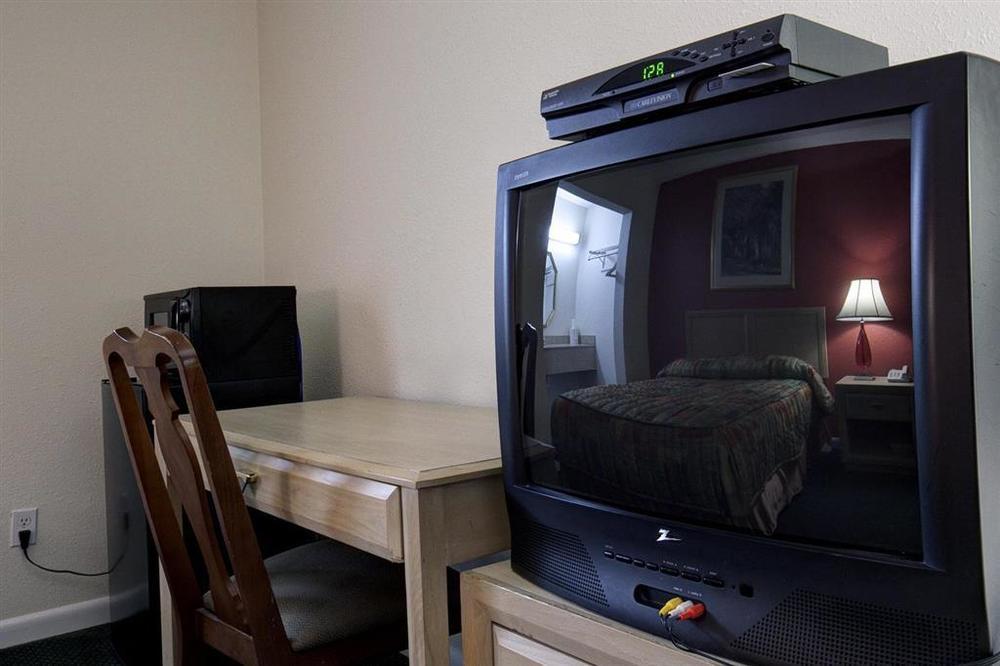 Americas Best Value Inn - Port Jefferson Station - Long Island Zimmer foto